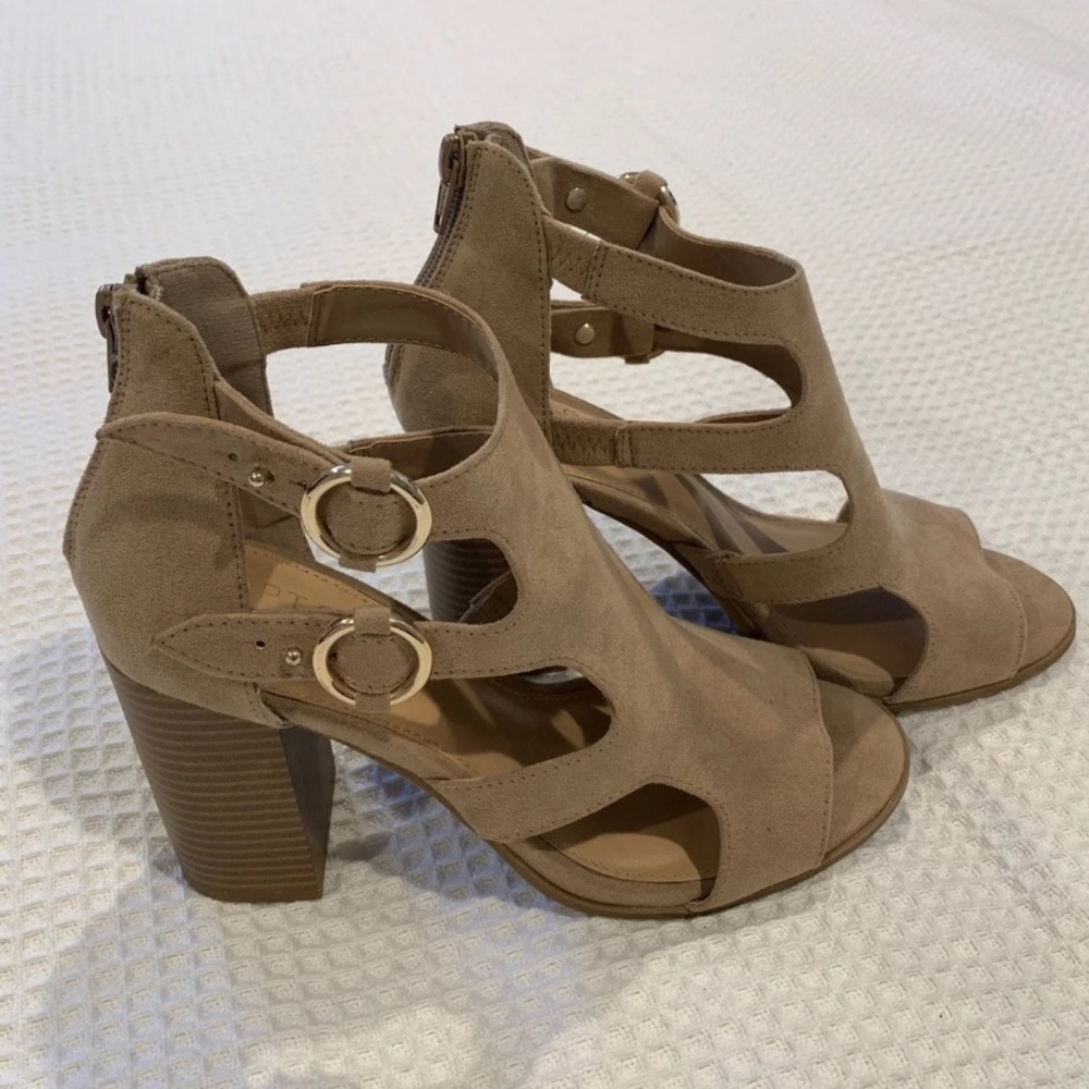 Open toe heel